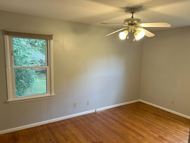 Building Photo - 4402 Millvale Dr SW