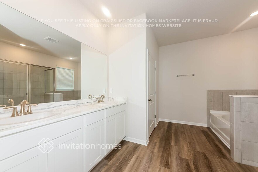 Building Photo - 5234 Rosado Run