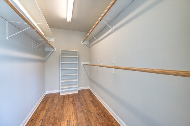 Building Photo - 438 E Fair Harbor Ln
