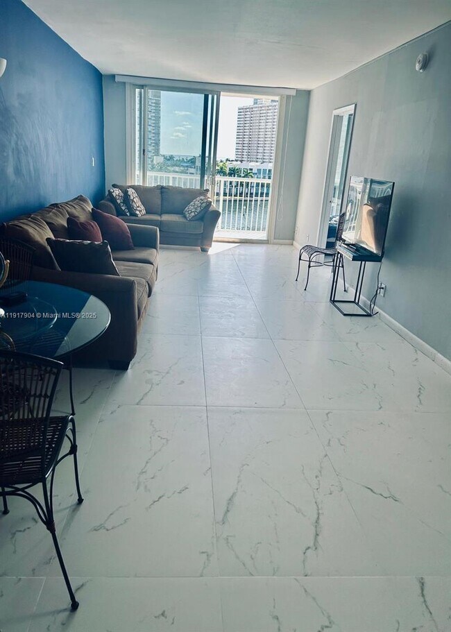 Building Photo - 121 Golden Isles Dr