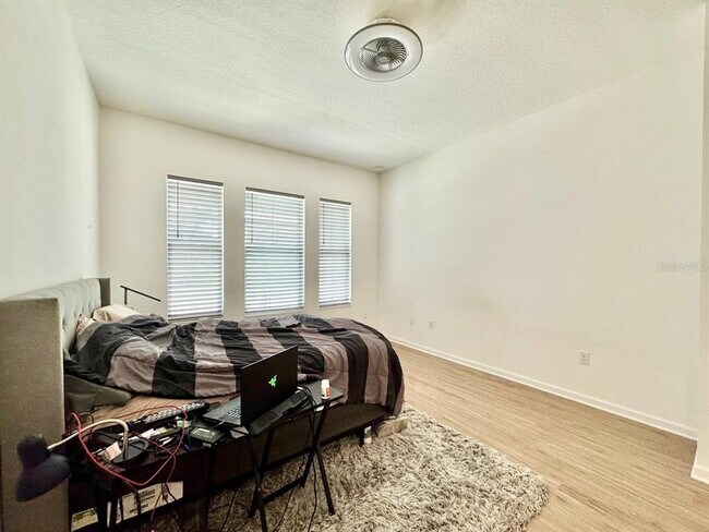 Building Photo - 827 Winterside Dr