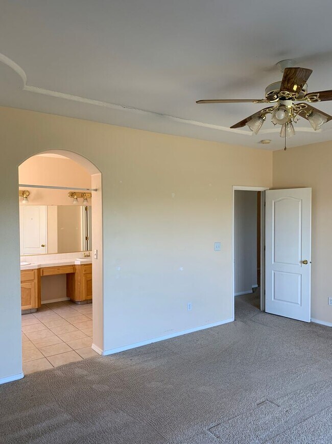 Building Photo - 3 Bedroom 2 Bath Home in Cul-De-Sac