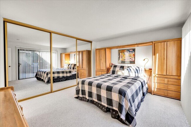 Building Photo - 6735 Harwood Cir