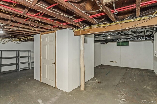 Building Photo - 104 Sheridan Ave