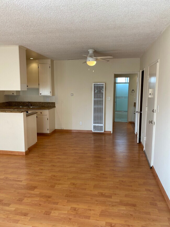 Building Photo - 2728 3rd St