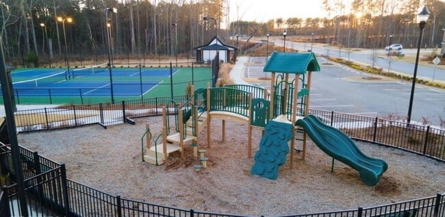 Building Photo - 639 Blue Juniper Cir
