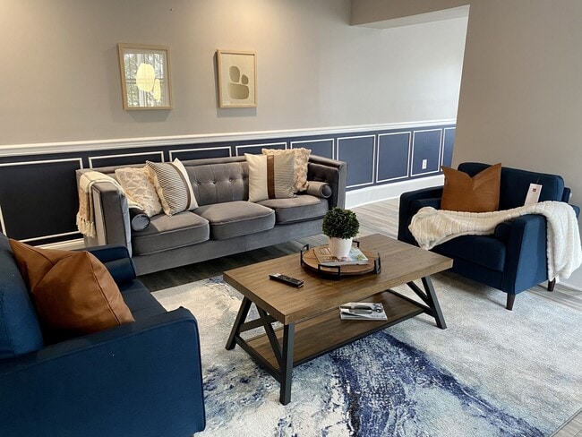 Building Photo - 712 N West St