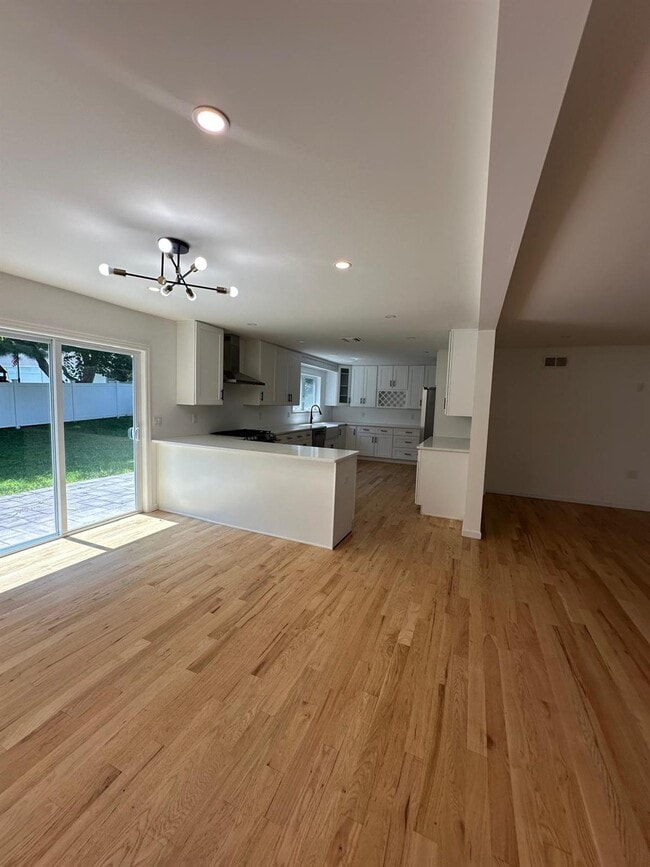 Building Photo - 250 Blauvelt Rd