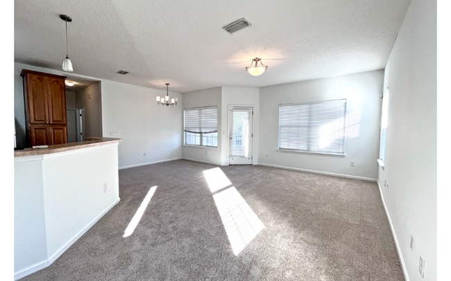 Building Photo - 7202 Deerfoot Cir