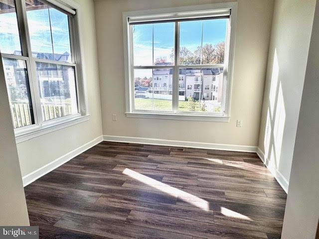 Building Photo - 3822 Rainier Dr