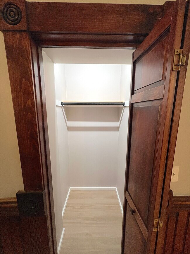 Building Photo - 27 Hillside Pl