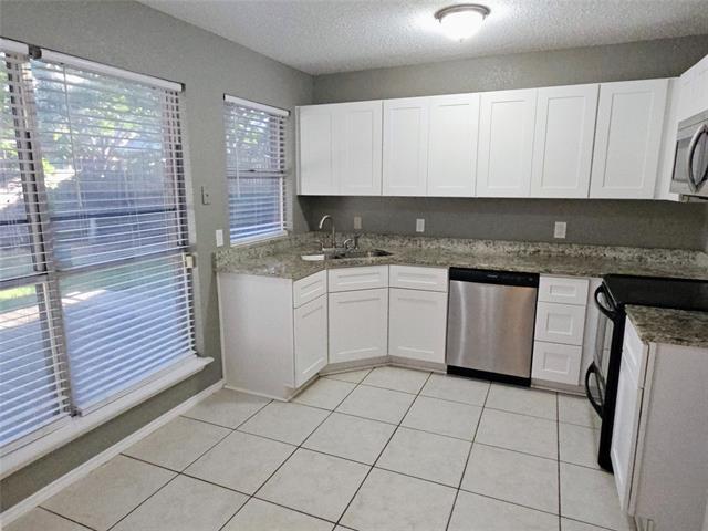 Building Photo - 3813 Waxwing Cir S