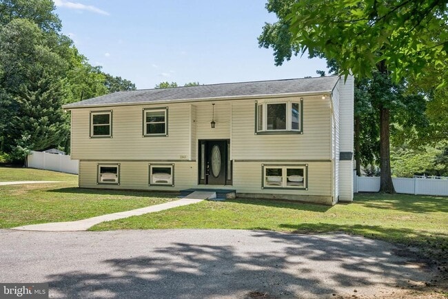 Building Photo - 1365 Moyer Rd