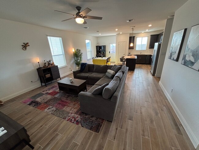 Building Photo - 428 Acuff Ln