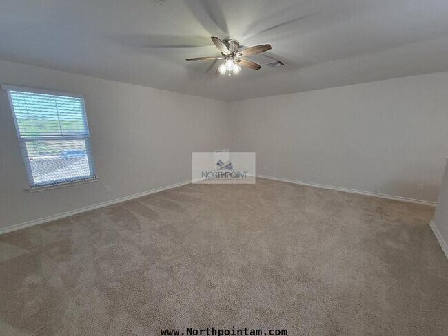 Building Photo - Charming 4 beds 2.5 baths in San Antonio