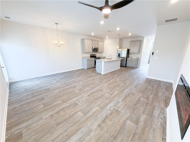 Building Photo - 5296 Magnolia Pl