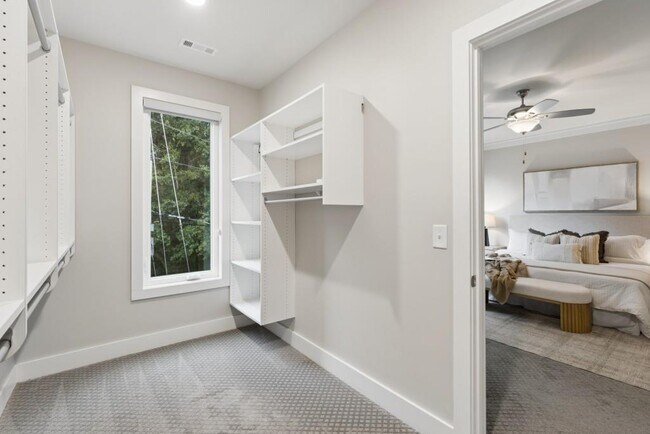Building Photo - 2974 Hermance Dr NE