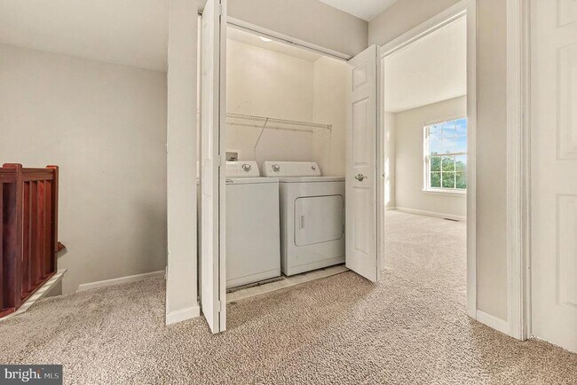 Building Photo - 156 Sparrow Rd