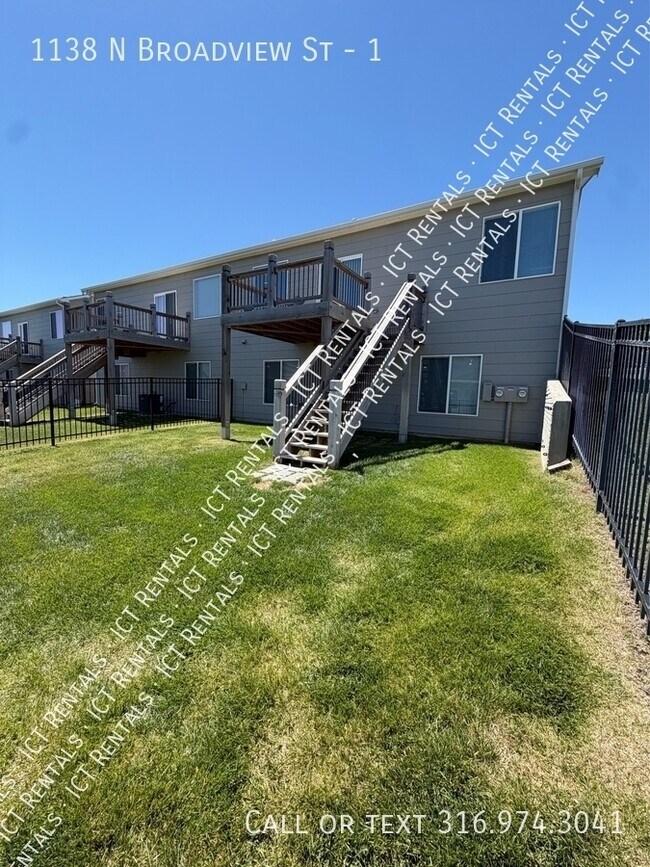 Building Photo - 1138 N Broadview St