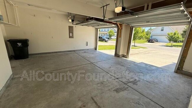 Building Photo - 340 Dunlin Dr