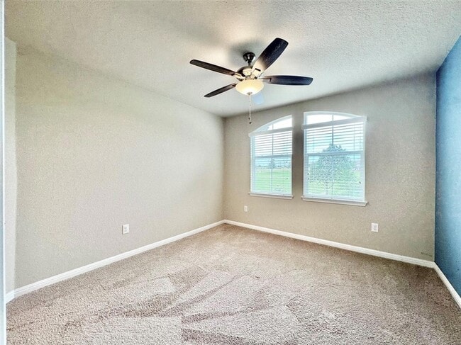 Building Photo - 407 Katmai Cir