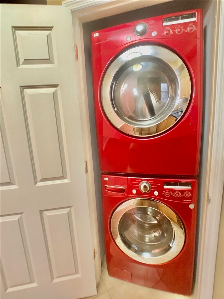 Building Photo - 3481 John F. Kennedy Blvd