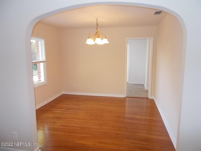 Building Photo - 5738 Cruz Rd