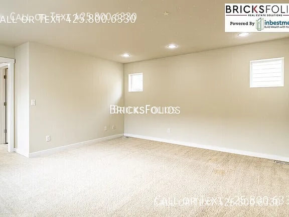 Building Photo - 10251 Eastridge Dr NE