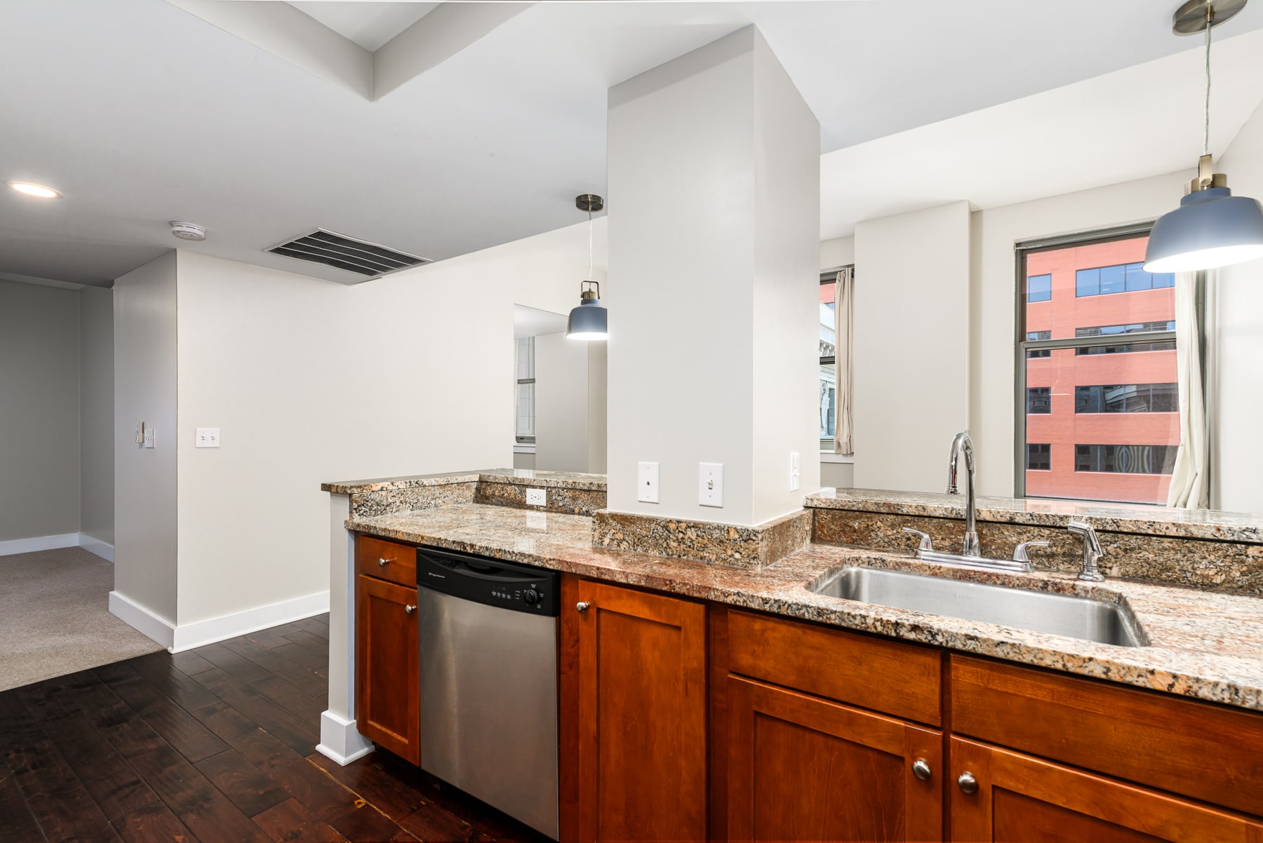 Building Photo - 314 N Broadway