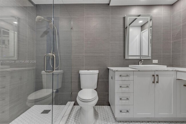 Building Photo - 1050 Summit Trail Cir