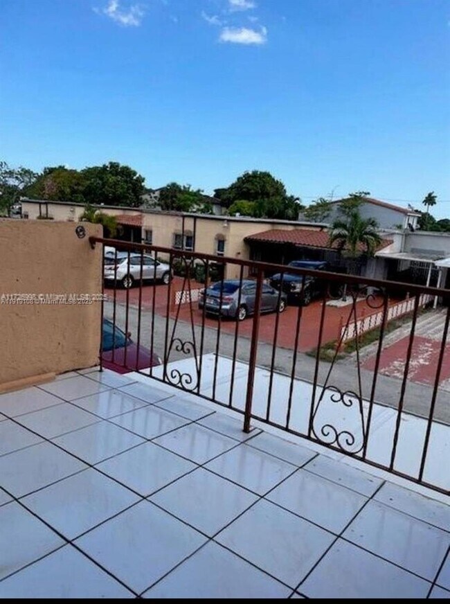 Building Photo - 6600 W 2nd Ct