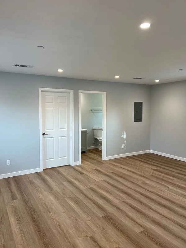 Building Photo - 2205 Conquista Ave