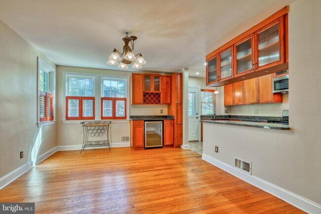 Building Photo - 6473 Blenheim Rd