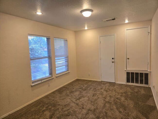 Building Photo - 5022 Coral Flounder