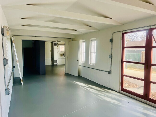 Building Photo - Morrison4008