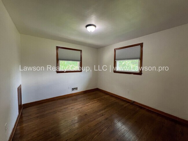 Building Photo - 511 Ruddell Rd