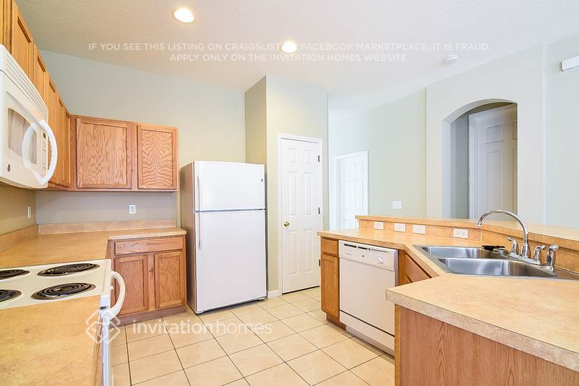 Building Photo - 7610 Wood Violet Dr