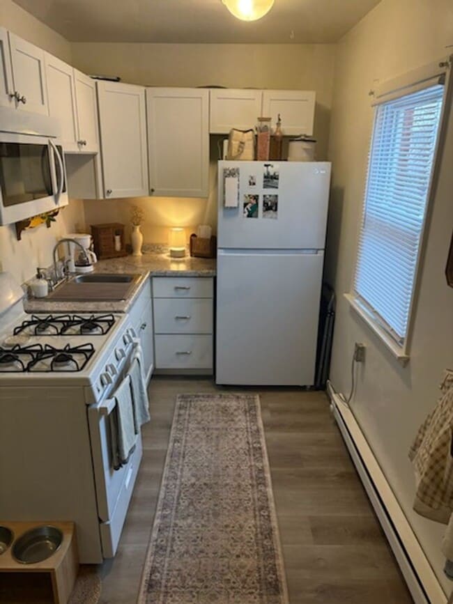 Building Photo - All Utilities Studio across from Kiwanis Park – $850