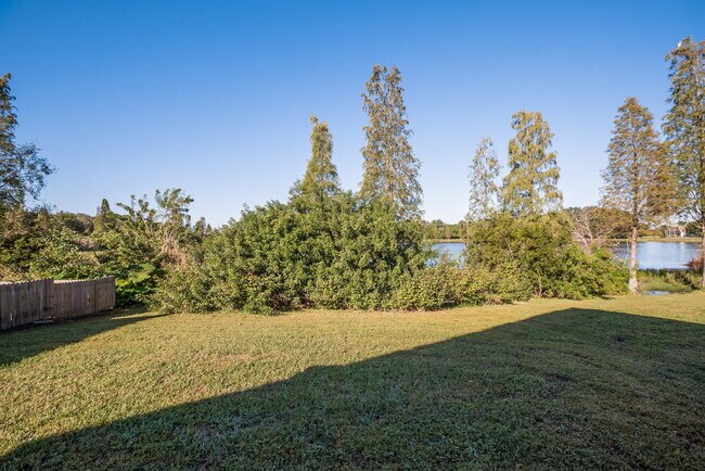 Building Photo - 2435 Sagemont Dr