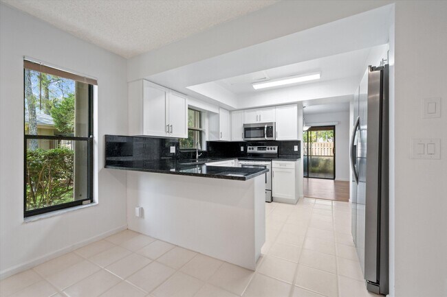 Building Photo - 13511 Jonquil Pl