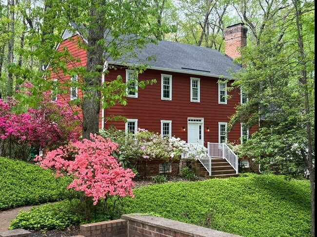 Building Photo - New renovation with River access in Midlothian