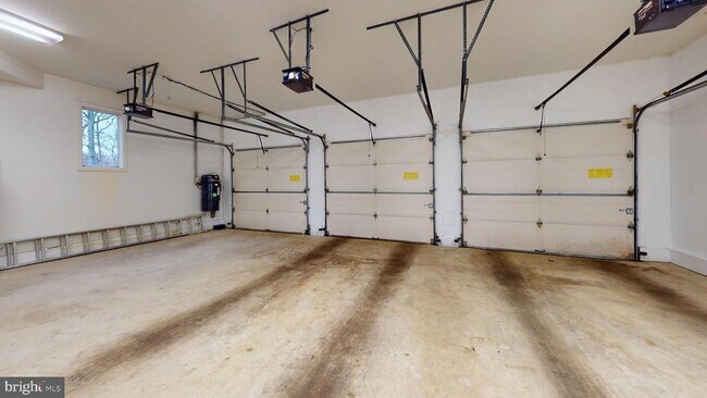 Building Photo - 9629 Eagle Ridge Dr