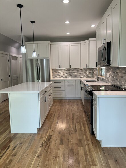Kitchen - 52 Crest Circle Dr
