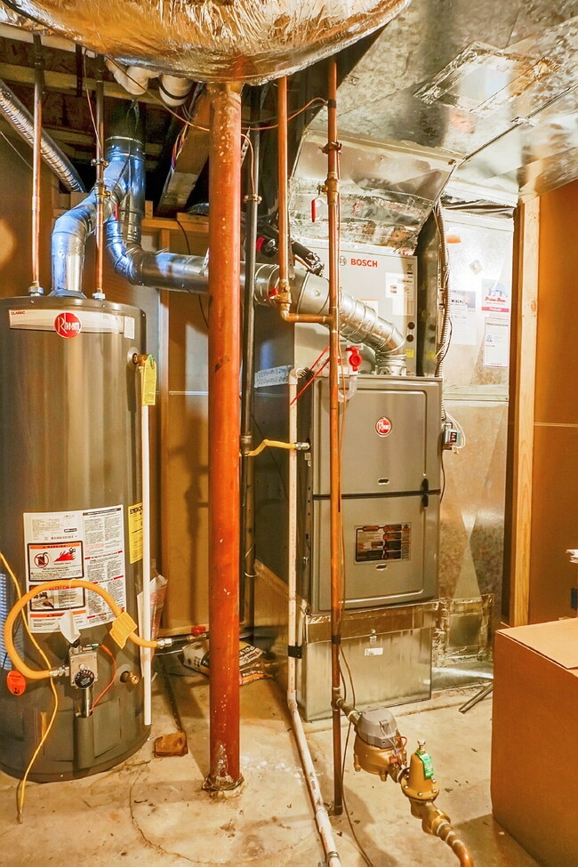 Building Photo - $2,545.00, 4 bed, 3.5 bath, located in Colorado Springs with upgrades