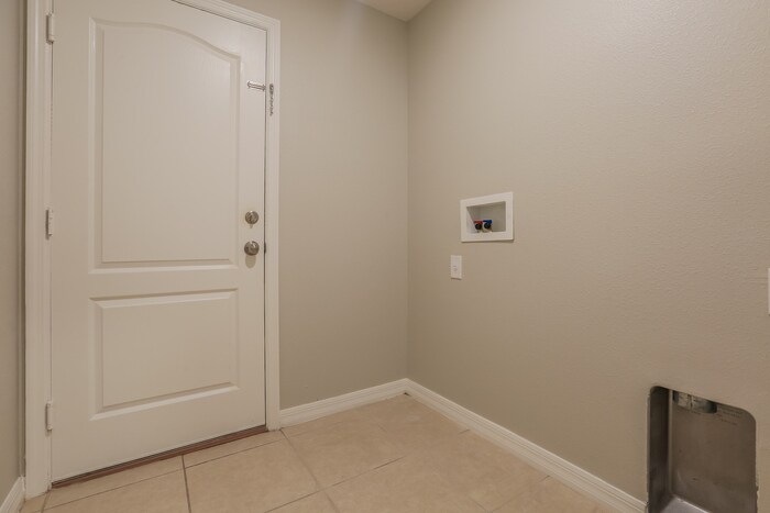 Building Photo - 844 Chatham Walk Dr