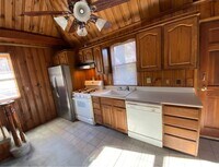 Building Photo - 112 Central St