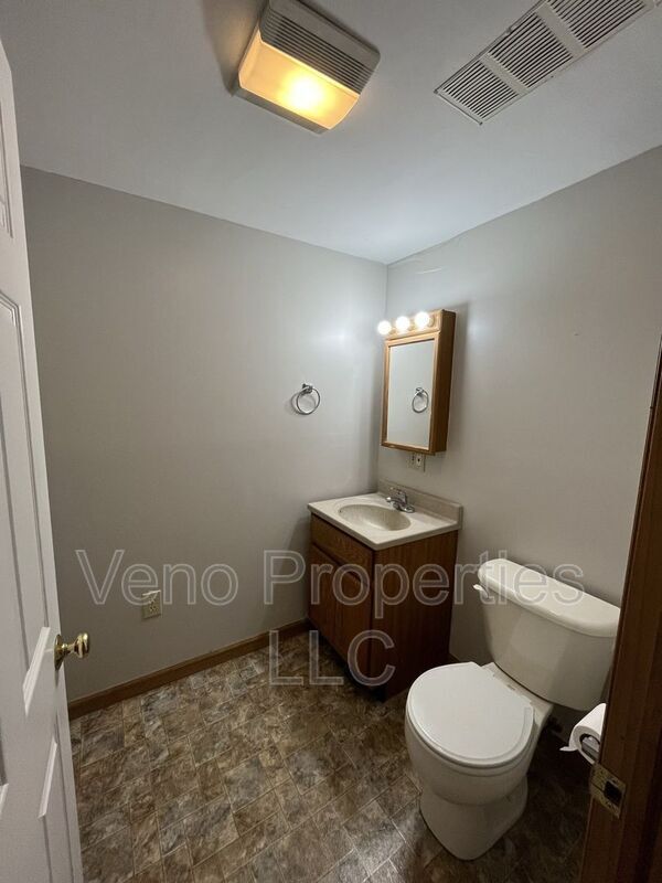 Building Photo - 12 Gas Plant Rd