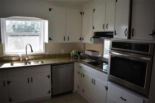 Building Photo - 146 Huff Ave