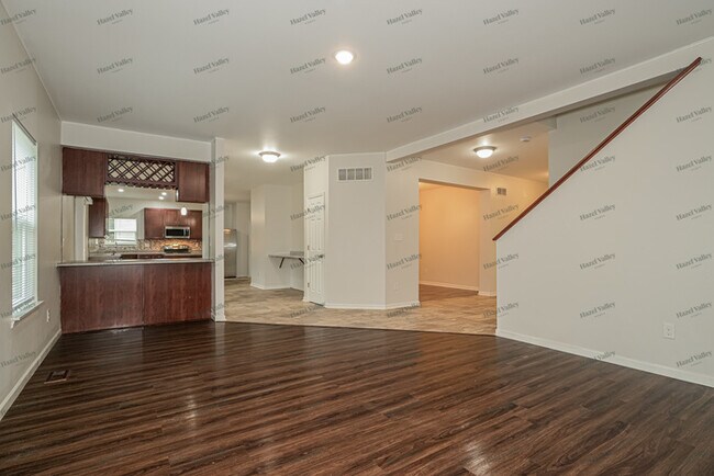 Building Photo - 508 Mason Creek Dr