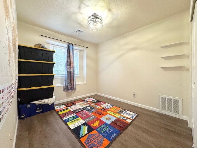 Building Photo - East El Paso 3 bed Refrig A/C with Gorgeous Yard!